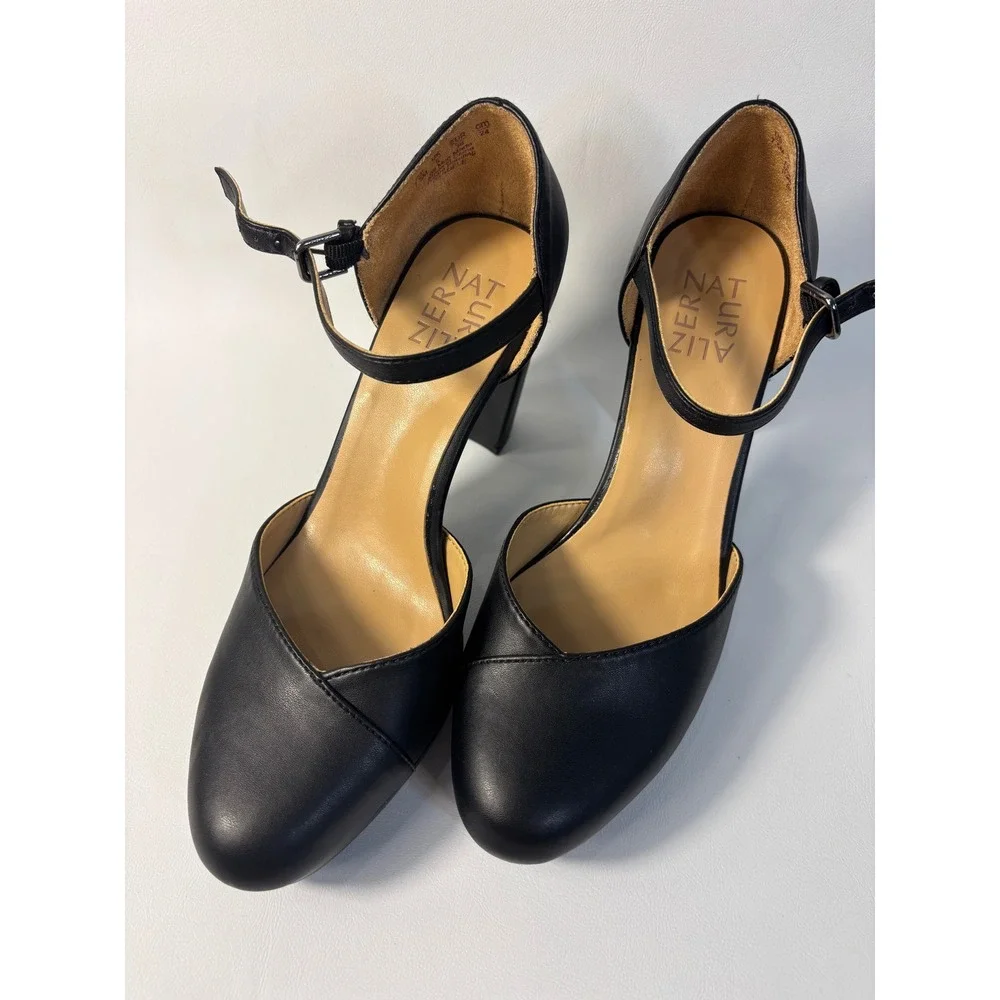 Naturalizer Black Closed Toe Sandals Size 7.5